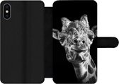 Bookcase Geschikt voor iPhone XS telefoonhoesje - Giraffe - Dier - Zwart - Wit - Met vakjes - Wallet case met magneetsluiting