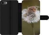 Bookcase Geschikt voor iPhone SE 2020 telefoonhoesje - Muis - Jong - Bloemen - Met vakjes - Wallet case met magneetsluiting