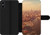 Bookcase Geschikt voor iPhone XS telefoonhoesje - New York - Skyline - Goud - Met vakjes - Wallet case met magneetsluiting