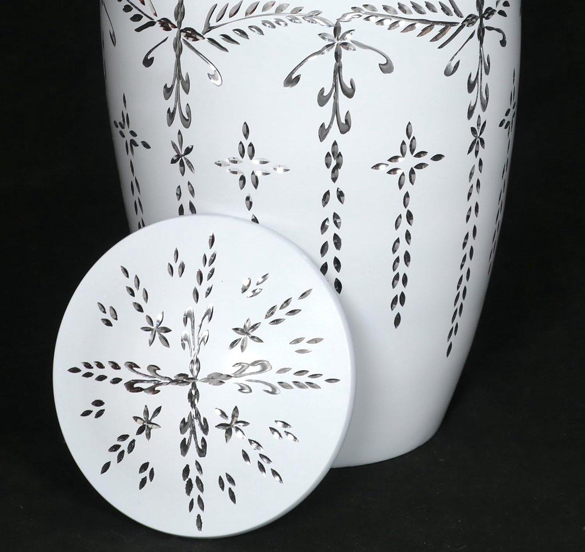 Crematie-urn voor as, groot, zwart met zilveren gravure, fluwelen tas, hout en metaal, gemaakt in de VS (6,5 x 6,5 x 10,5 inch = 90,7 kg = of = 9,1 kg = mat wit), TC-43
