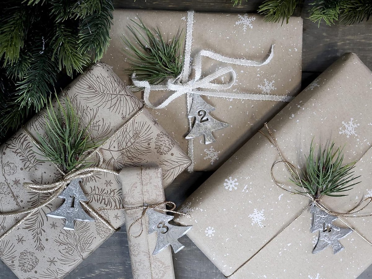 Adventskalender met kerstdecoraties - set van 4 ijzeren hangers - antiek zinklook - ShopVlot