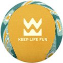 Gele Waboba bal met groen en geel patroon, met logo en tekst 'KEEP LIFE FUN'.