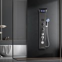 Modern zwart douchepaneel met douchekop, handdouche, massagejets en blauwe LED-verlichting, geïnstalleerd in een luxe badkamer.