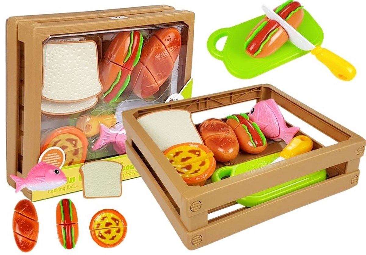 Hotdogset voor het snijden van ingrediënten in een mand