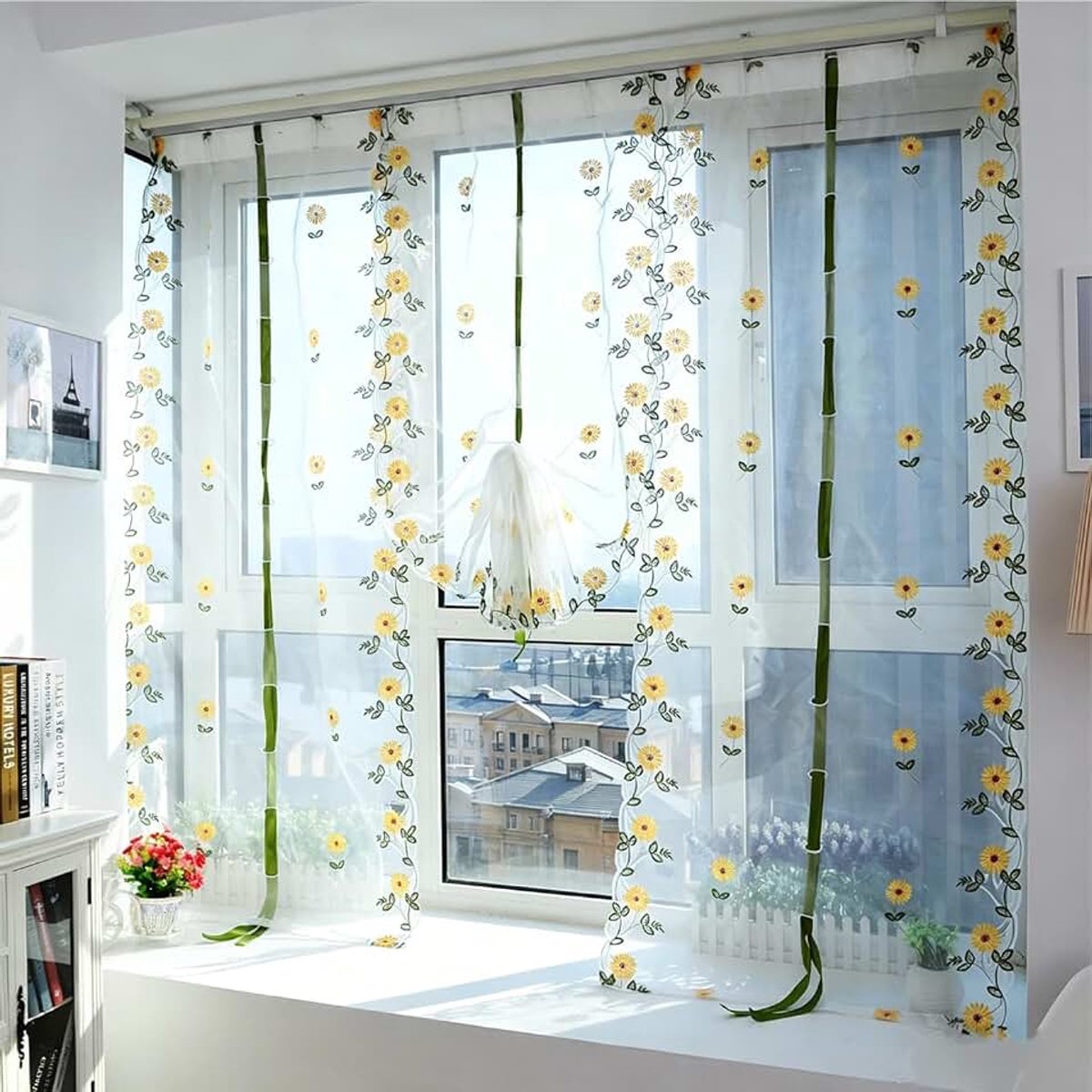 Gordijnen Geborduurde Bloemen Raamgordijnen Chrysant Lichtverspreidende Tule Gordijnen voor Woonkamer Slaapkamer, Polyester(80 * 200CM) | Eenvoudige, moderne transparante tule gordijnen voor woonkamer en slaapkamer
