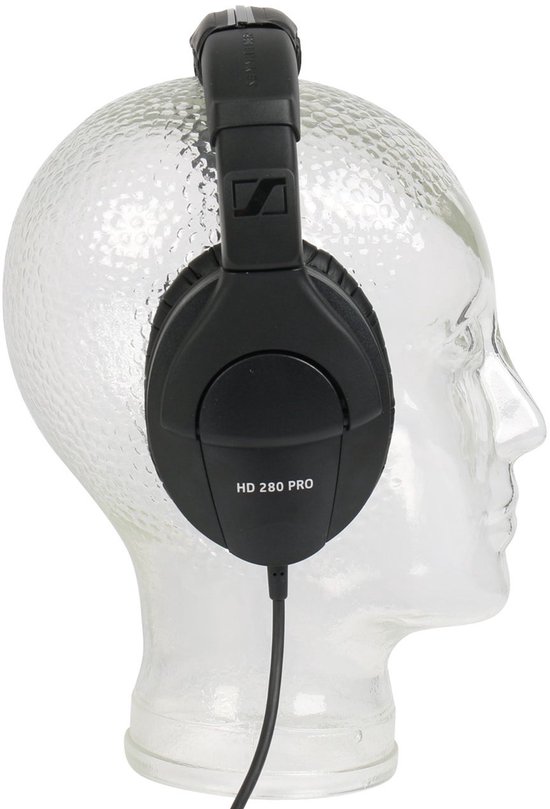 Zijkant van zwarte Sennheiser HD 280 Pro koptelefoon op een etalagekop.