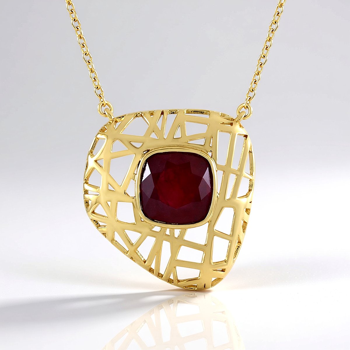 Cavill - Vergulde 925 Sterling Zilveren Ketting - 2,7 Karaat Madagaskar Robijn - Antiek Kussenslijpsel - Elegant Geometrisch Design