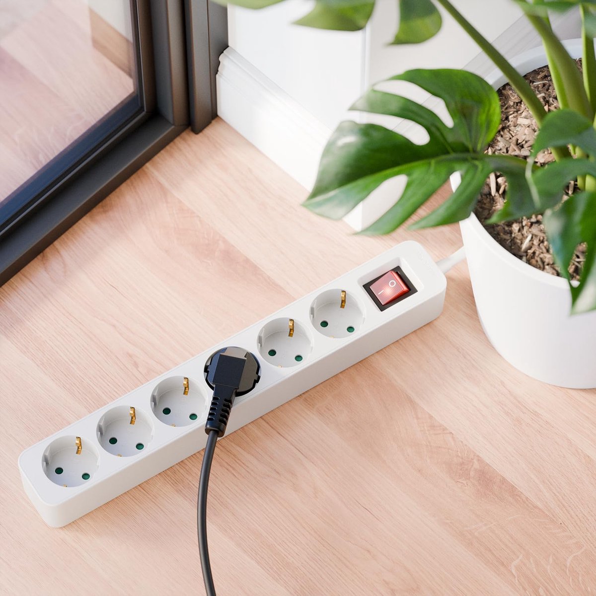 Thijox - 6-Voudige Stekkerdoos met Platte Stekker en Aan/Uit Schakelaar - 5m Kabel - Ideaal voor Achter Meubels, Verlengsnoer Stroomverdeler 3680W 16A