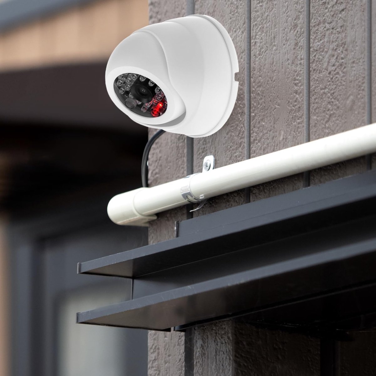 SnelShoppen - 2X Dummy Dome Camera met LED - Realistische Neppcamera voor Binnen en Buiten - Verbeter de Veiligheid van je Huis - Eenvoudige Installat
