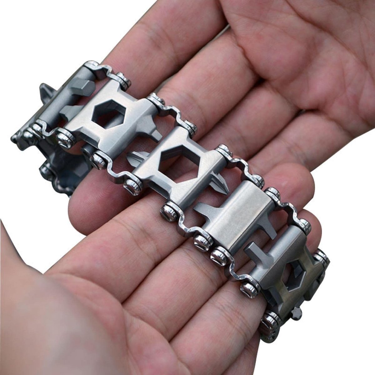 SnelShoppen - Multifunctionele Outdoor Tool Armband - 29-in-1 Rvs Sleutelhouder, Schroevendraaier, Flessenopener, Blikopener, Moersleutel, Camping, Tu