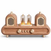 Houten speaker met twee gloeilampen, gouden roosters en gouden pootjes, op witte achtergrond.