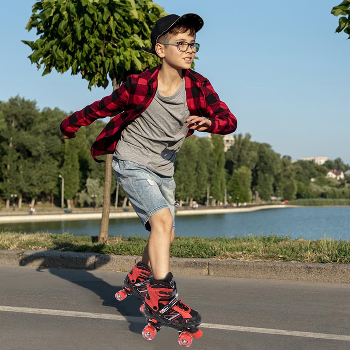 SnelShoppen - Rolschaatsen voor Kinderen Jongens Meisjes Beginners - Verstelbaar in 4 Maten - Lichtgevende Wielen - Quad Zwart & Rood - Voor Sport en