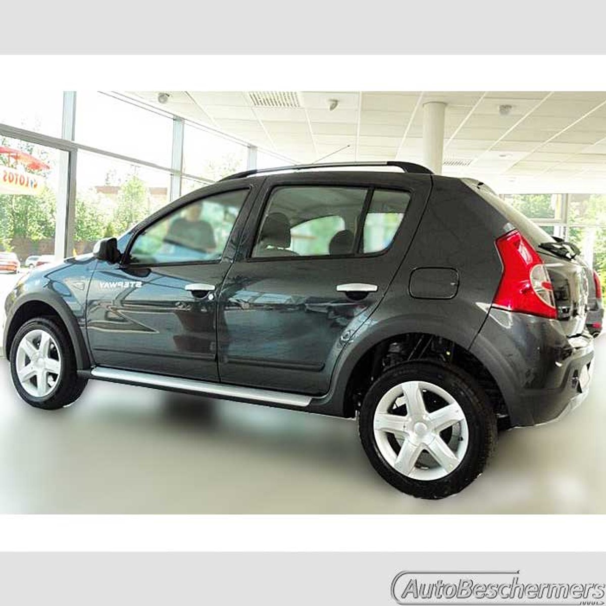 Stootlijsten set zwart voor Dacia Sandero Stepway I 06.2008-12.2012-. De stootstrips zijn zelfklevend. Set a 4 stuks (#0017)