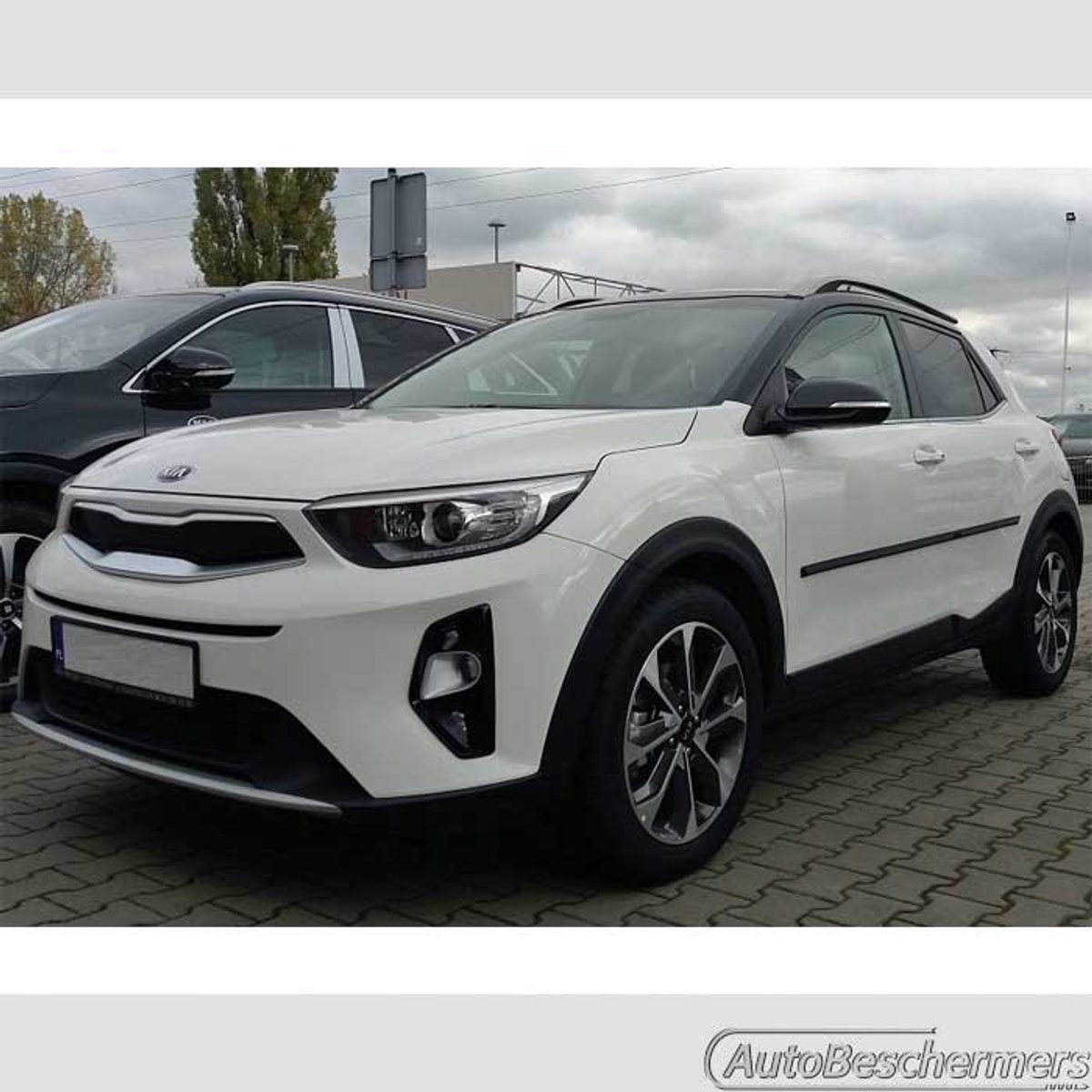 Stootlijsten set zwart voor Kia Stonic 2017-. De stootstrips zijn zelfklevend. Set a 4 stuks (#0035)