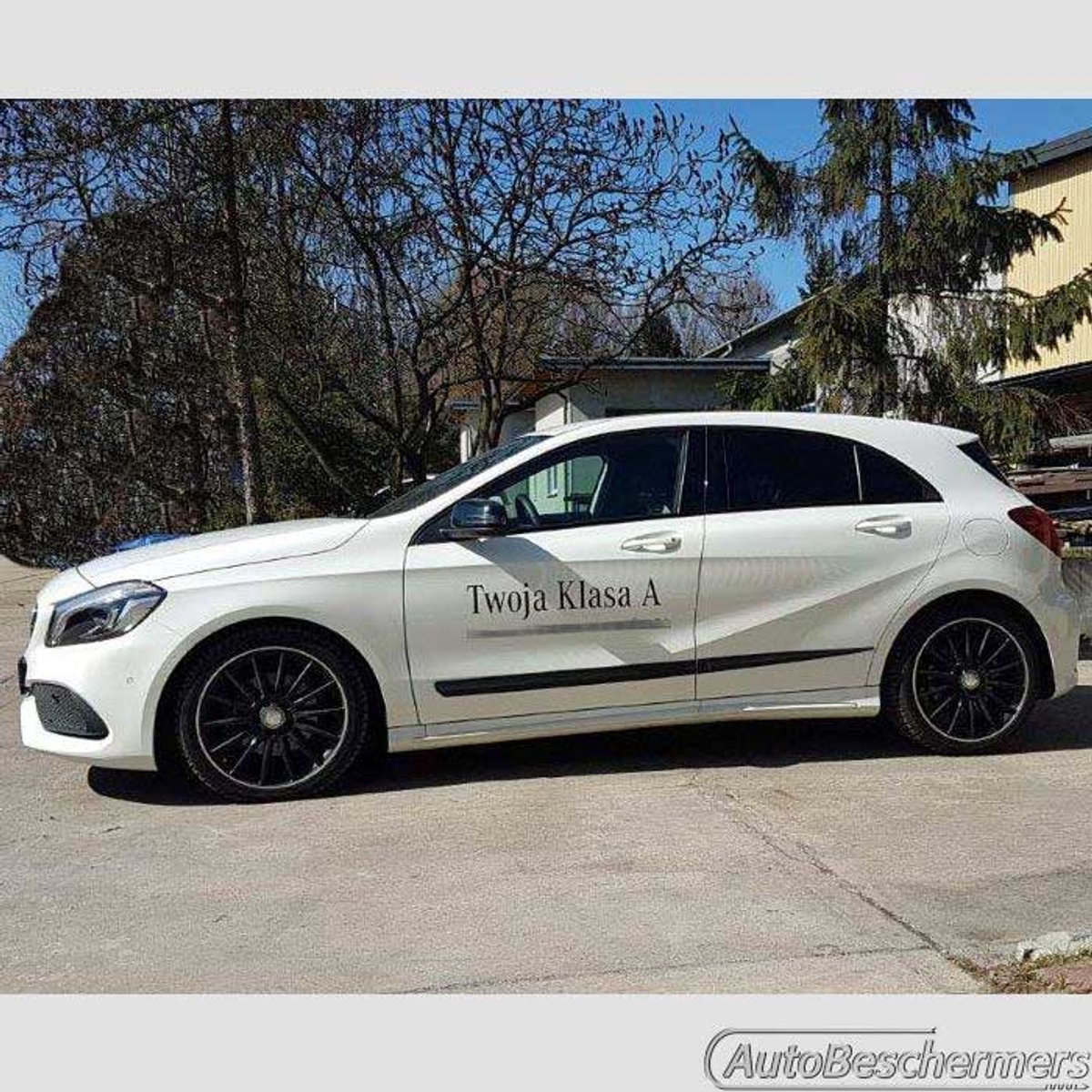 Stootlijsten set zwart voor Mercedes A-Klasse 09.2012-. De stootstrips zijn zelfklevend. Set a 4 stuks (#0024)