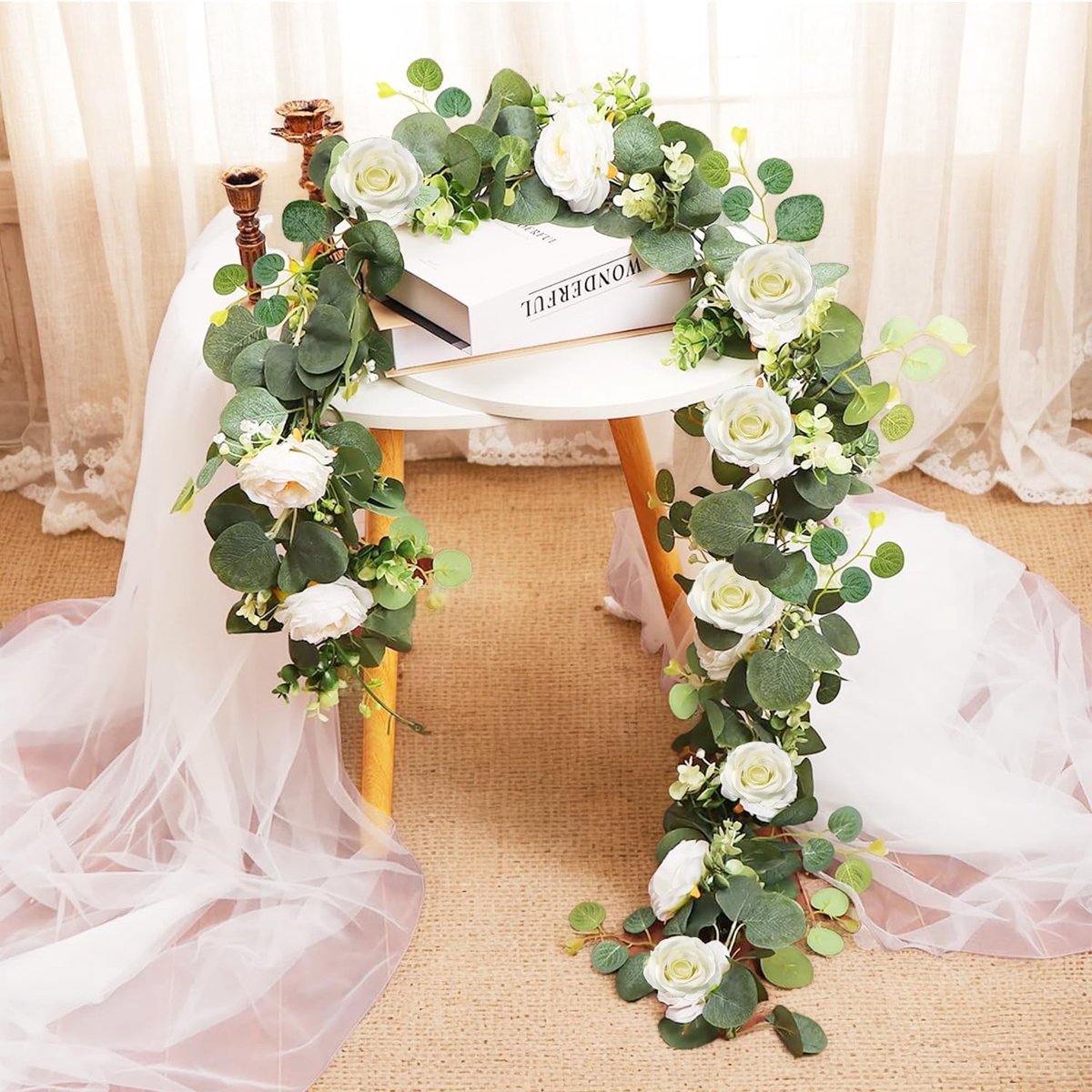 Kunstmatige eucalyptus bloem slinger met nep-roos bloem wijnstok gezaaid eucalyptus bladeren, slingers voor huisdecoratie bruiloft boog bloemen bruiloft feest tafel decor (witte bloem)