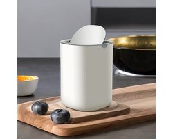 Bureau-afvalbakje met deksel – Mini-afvalbak – Afvalbakje voor cosmetica – Geschikt voor badkamer, bureau, slaapkamer en auto – Roestvrij staal met schommeldeksel – Wit– 11,6 x 11,6 x 15,9 cm