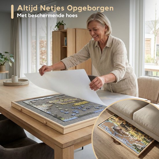 Vrouw dekt een puzzel op een puzzelbord af met een beschermhoes. Inzet toont een puzzel op het bord.