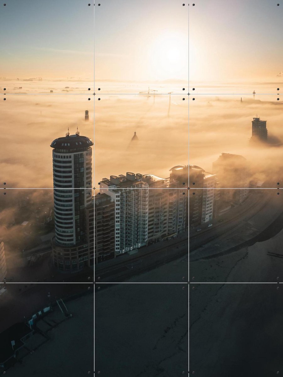 IXXI Boulevard in de Mist Vlissingen, Michael Huijgens & Kunst in Kaart - 60 x 80 cm - Gratis ophangtool - Grote wanddecoratie en posters -