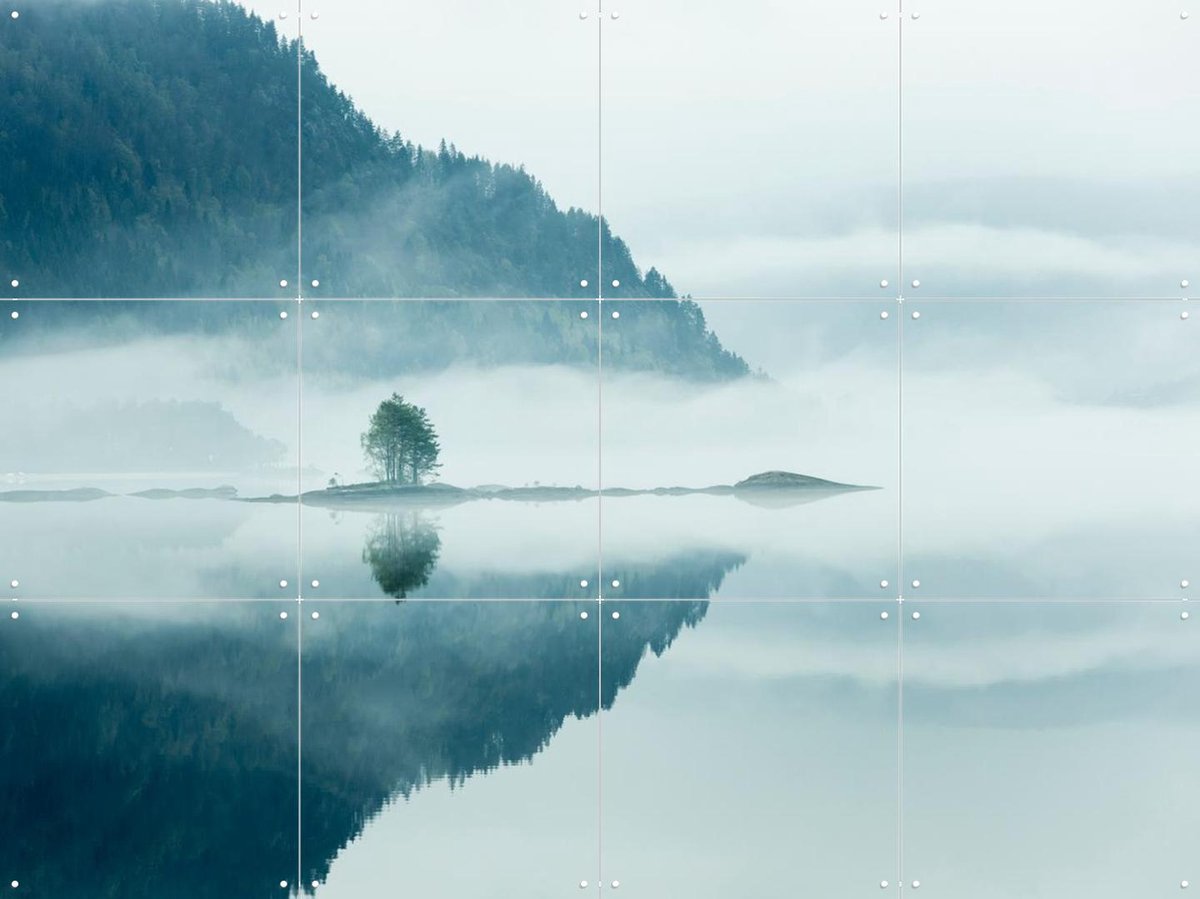 IXXI Mirror Calm Lake With Lone Tree In Mist, Claire Droppert - 80 x 60 cm - Gratis ophangtool - Grote wanddecoratie en posters - Realisme