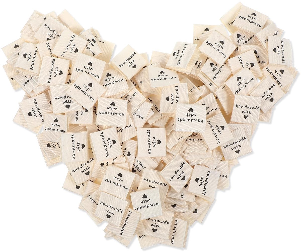 Dailygoods- Stoffen Etiketten 200 Stuks - Handgemaakte Labels - Naaien - Decoratie - Katoen - Lichtgeel - Afmetingen 4 x 2 cm - Naaietiketten