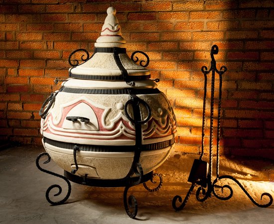 Tandoor Orient - Keramische houtgestookte buitenoven, verticale Kamado voor vlees, groenten en brood - Met 20 XL-spiesen & accessoires - 6,5 cm dikke wanden voor perfecte warmteopslag - 110 cm - 178 kg - 125L — afbeelding 3