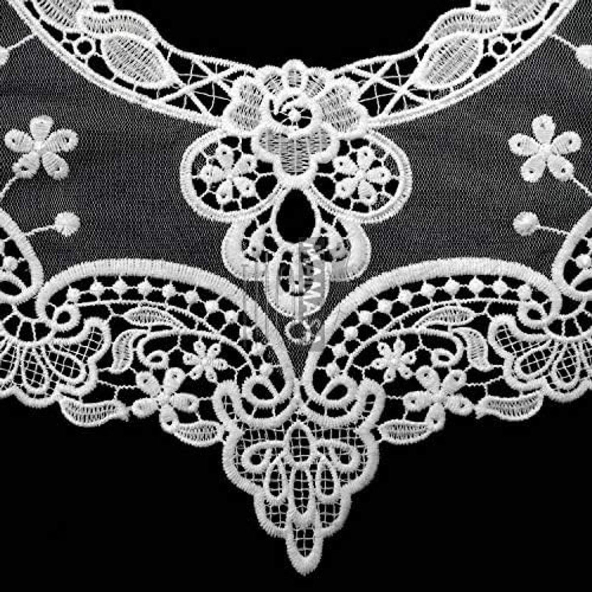 Elegante Kraag van Kant voor Blouses en Kostuums - DIY Decoratie en Naaien Accessoires in Wit