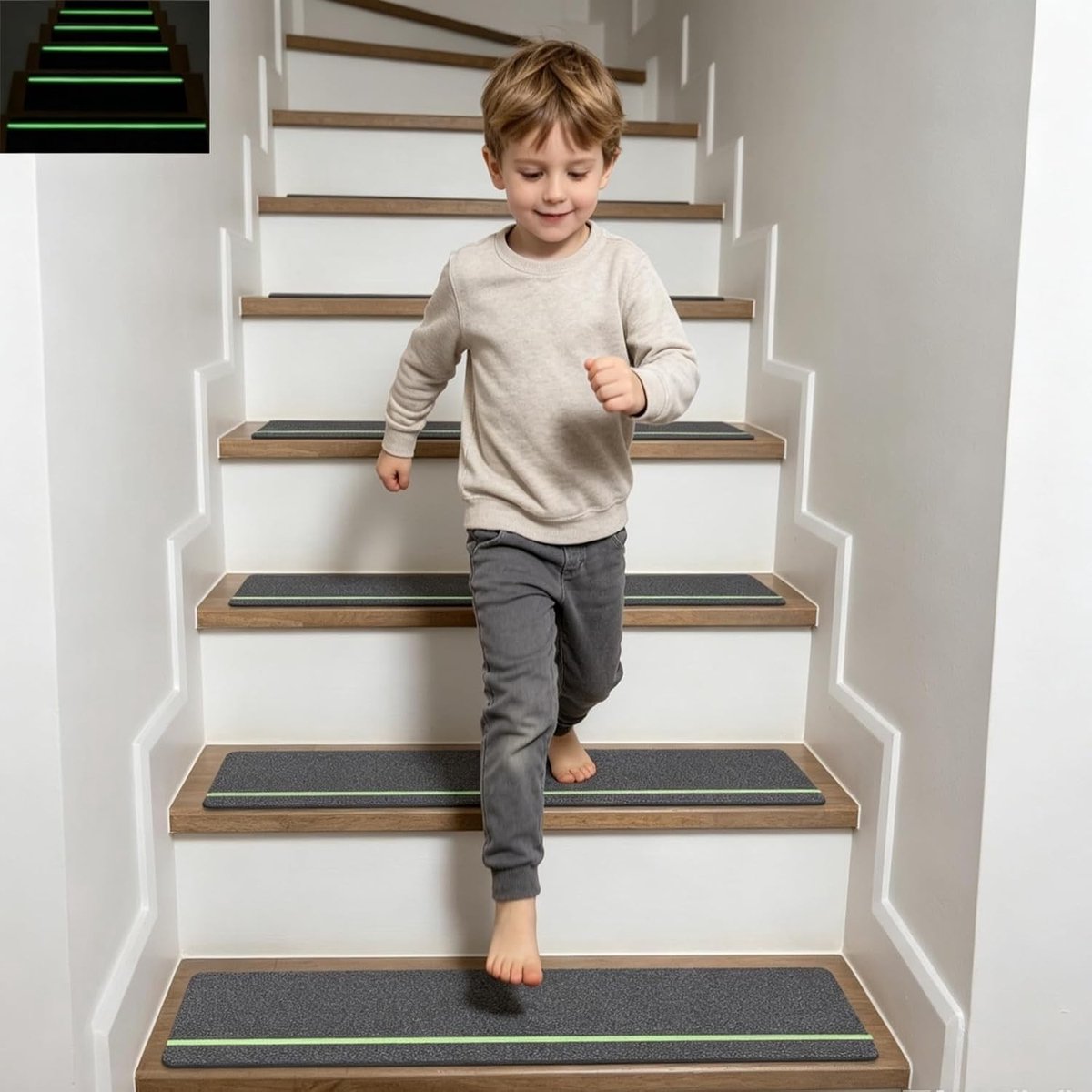 Set van 15 Antislip Trapmatten met Glow Strips - Veiligheid, Comfort en Stijl in Grijs
