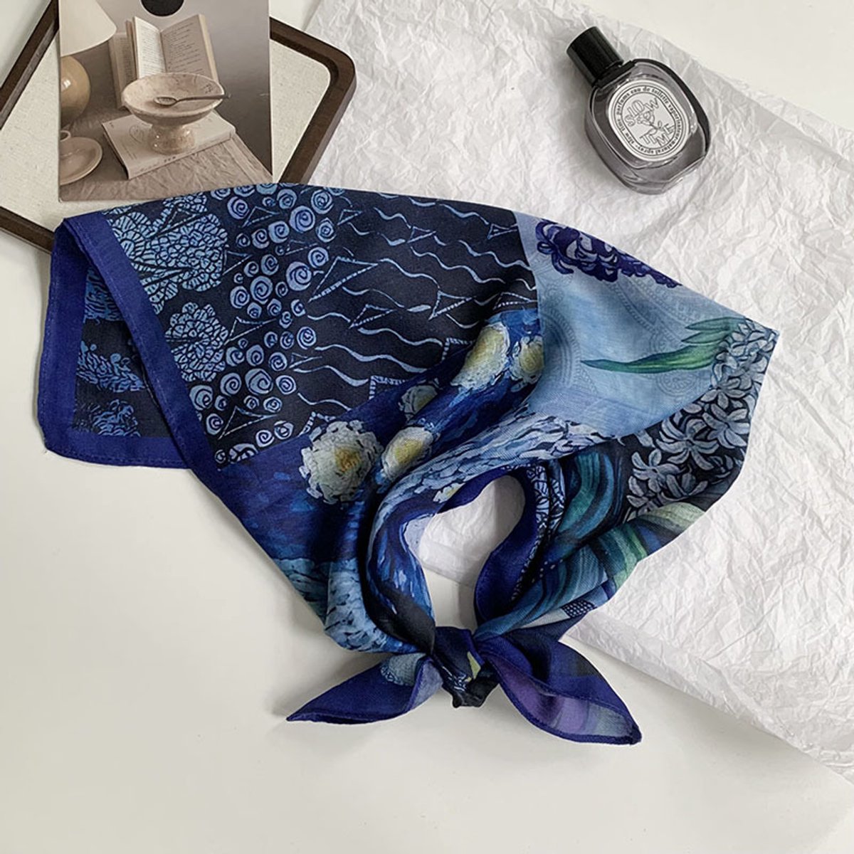 Dubbelzijdige patroon sjaal - kleine vierkante sjaal - het hele jaar door bruikbaar - veel draagmanieren - decoratieve omslagdoek-68*68cm-Sterrenhemel, blauw en paars
