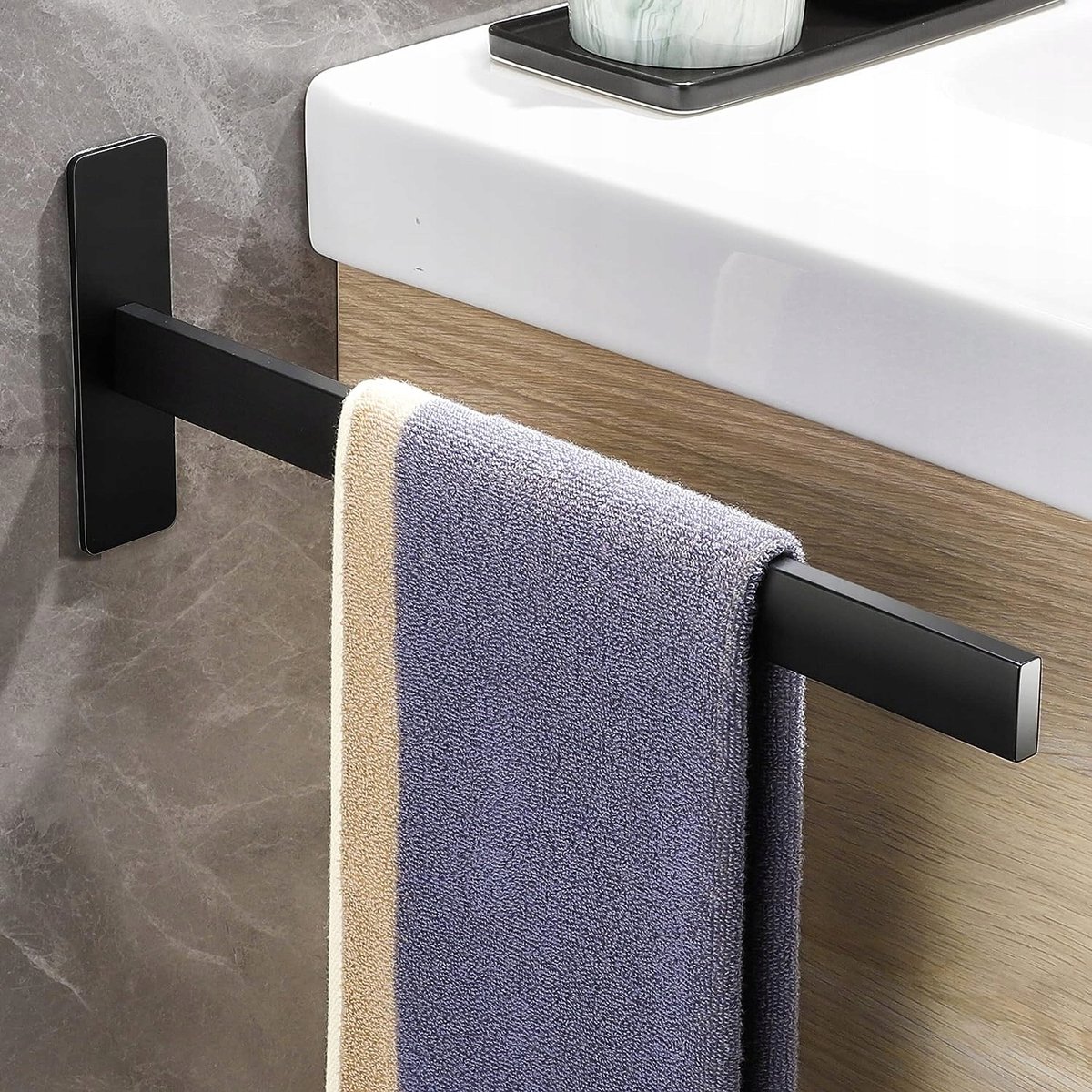 Handdoekhouder Zonder Boren - RVS Handdoekenrek - Zelfklevende Handdoekhouder - Mat Handdoekstang - Badhanddoekhouder - Roestvrij & Duurzaam - 38 cm Ophangstang - Voor Badkamer & Keuken