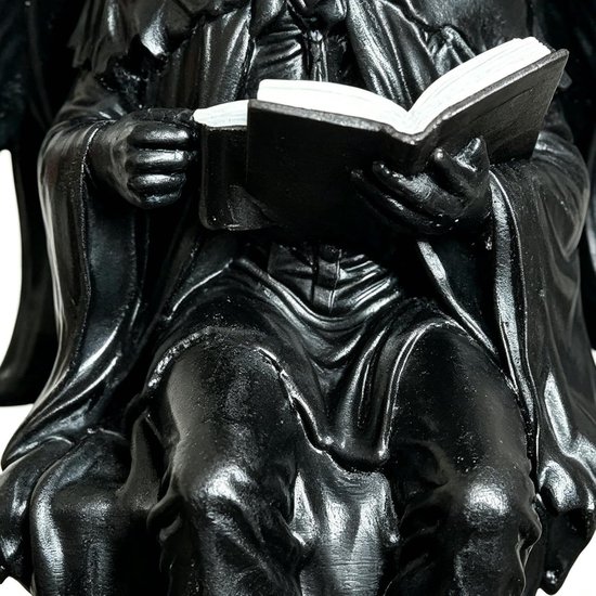 Foto: Gotisch beeld lezend figuur boekenplank decoratie zwart gewaad 14x10x10 cm zwart