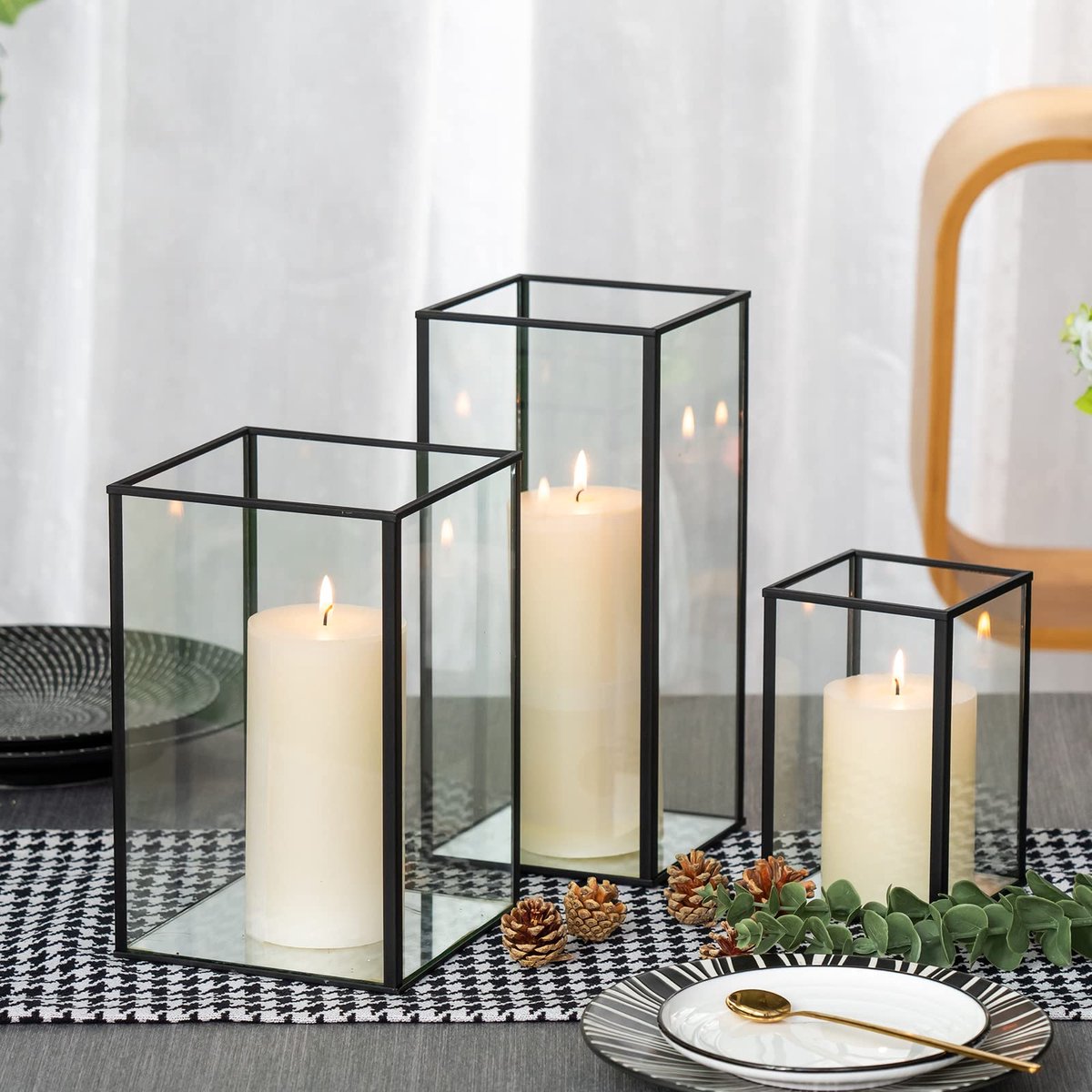Kaarsenhouder set van 3 stuks, zwart frame en glazen orkaan kandelaars