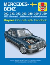 Mercedes-Benz 124 bleue, capot ouvert, manuel Haynes