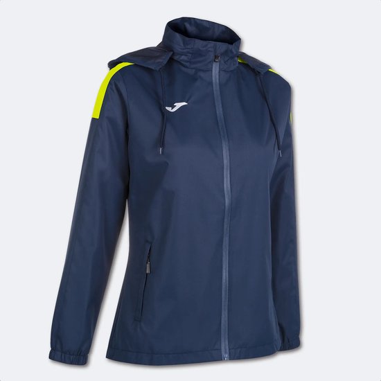 Donkerblauw Joma Trivor dameswindjack met gele schouderaccenten, capuchon en wit Joma-logo op de borst.