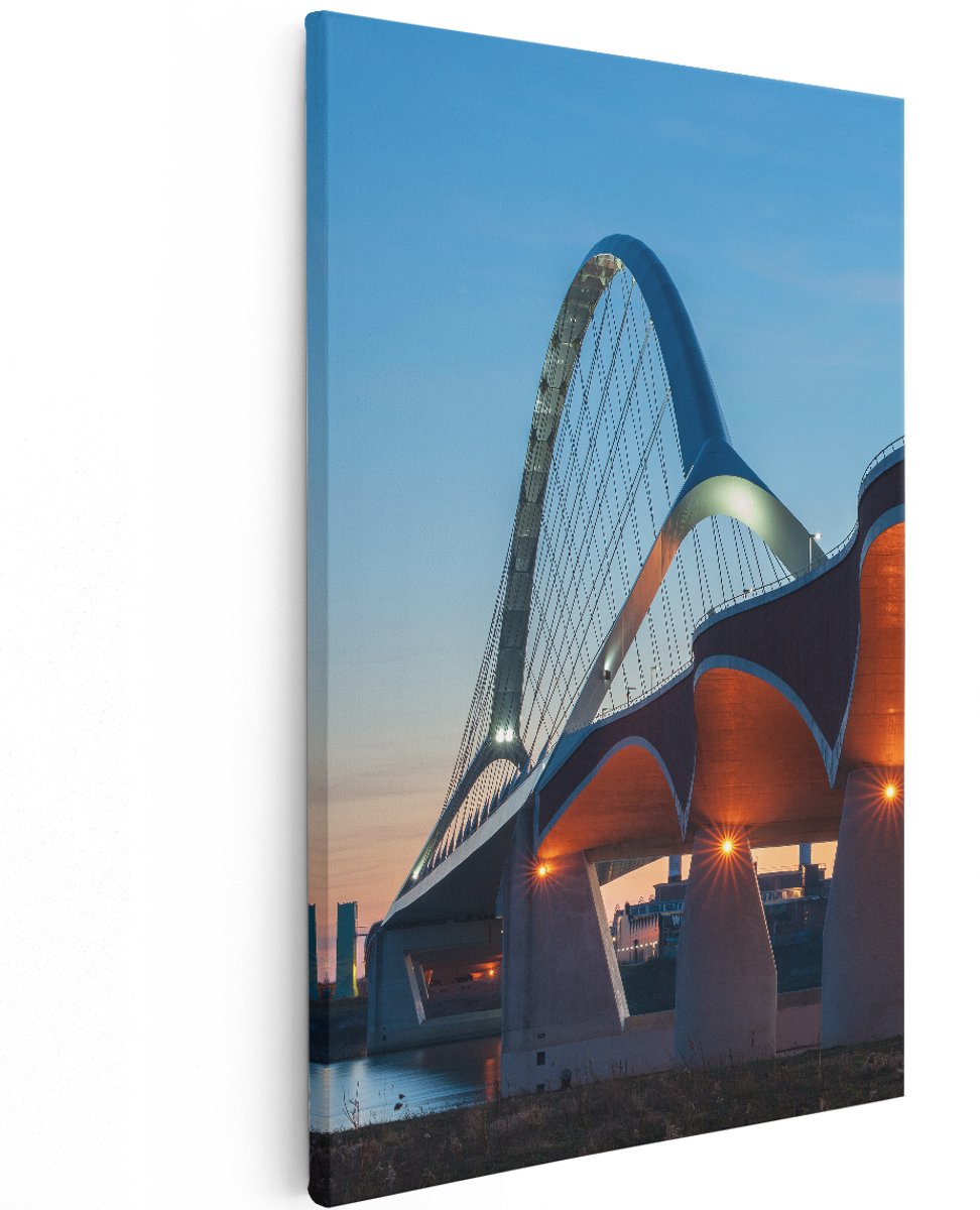 Artaza Canvas Schilderij Oversteek Brug in Nijmegen - 120x180 cm - Groot - Wanddecoratie Woonkamer - Schilderijen - Muurdecoratie