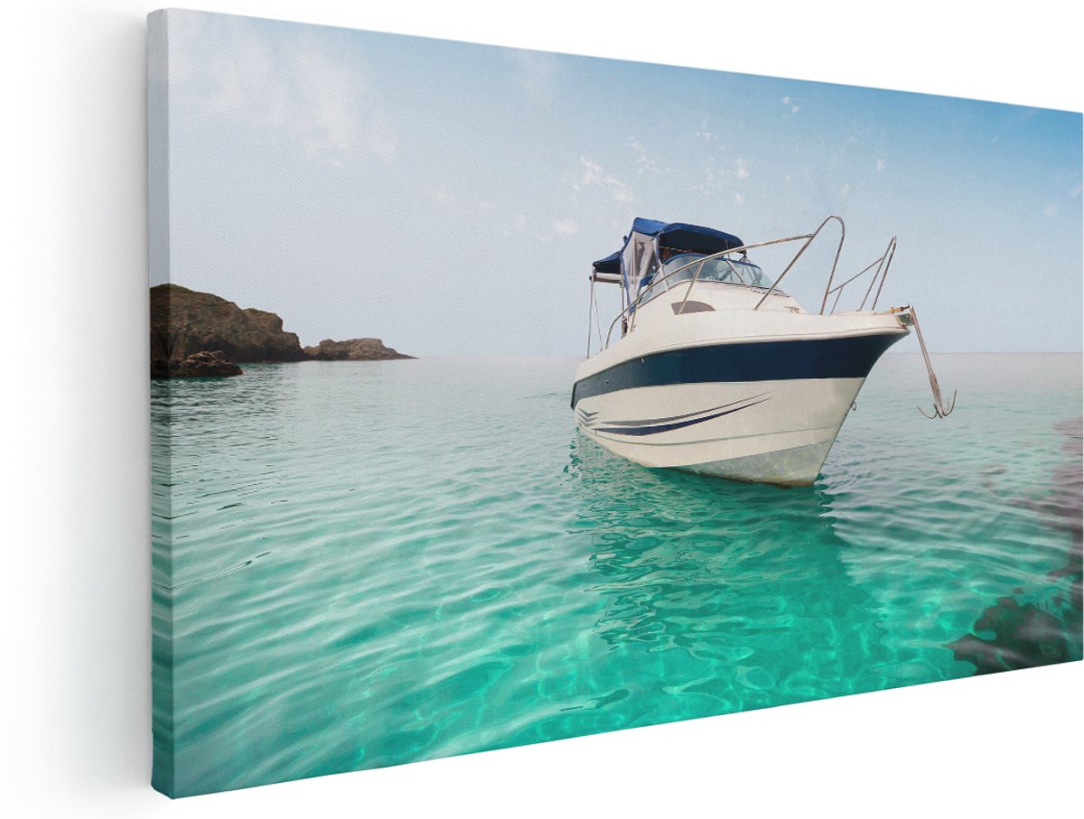 Artaza Canvas Schilderij Motorboot aan het Strand met Blauw Water - 140x70 cm - Groot - Wanddecoratie Woonkamer - Schilderijen - Muurdecoratie