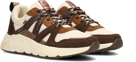 Paar lage sneakers met witte mesh, bruine suède en bruine dierenprint details. Geveterd.