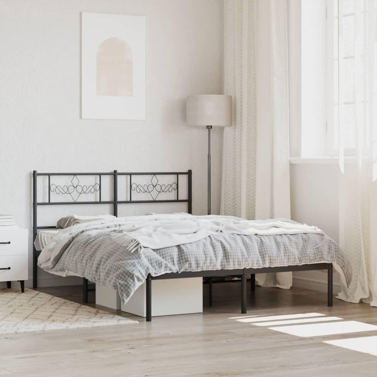 Metalen Bedframe - Robuust Logeerbed - Slaapkamer Inrichting - Extra Opbergruimte - 140 x 200 cm - Zwart