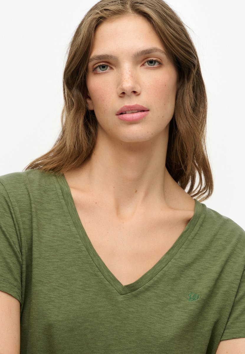 Superdry Studios Slub T-shirt met Borduursel Dames T-shirts Four Leaf Clover