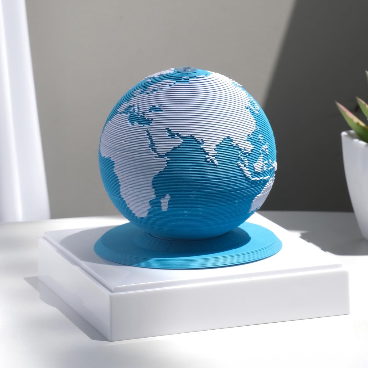 SnelShoppen - Bureaukalender 2026 3D Earth Time Piece - Afscheurbare memoblok, 365-daagse papieren kalender met plastic basis en acrylomslag, inspirer