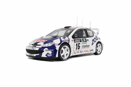 Witte rallyauto Peugeot 206 WRC met blauwe en rode "ESS O" logo's, nummer "15" en "206" op de zijkant.