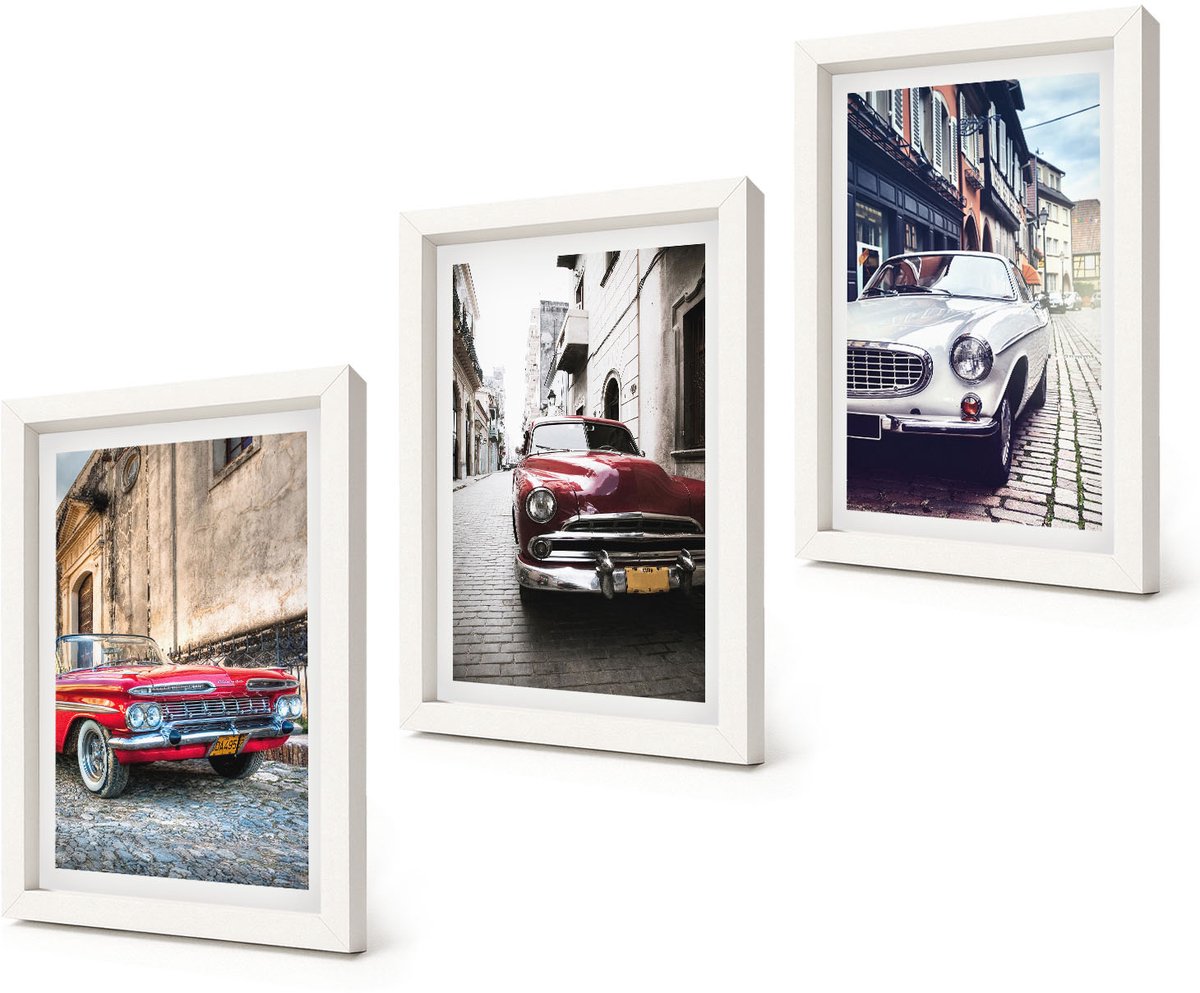 Coloray 3-Delige Schilderij Set - Klassieke auto's in verschillende kleuren op de straten van de stad. - 20x30 - Wanddecoratie - Muurdecoratie - Woonkamer - Moderne Wanddecoratie