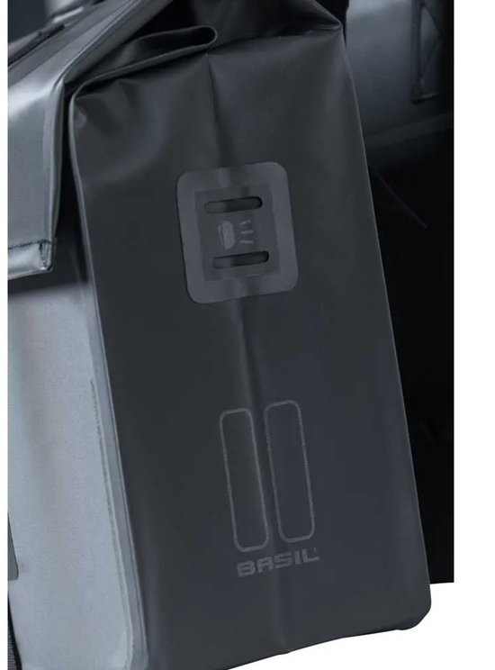 Basil Urban Dry Dubbele fietstas - Zwart - 50 Liter van Basil — afbeelding 5