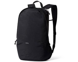 Bellroy Lite Daypack MacBook Air/Neo 13 – 3x Lichter dan Gemiddelde Rugzakken – Meerdere Vakken voor Georganiseerde Opslag – Opvouwbaar en Inpakbaar voor Gemakkelijke Opslag en Transport - Zwart