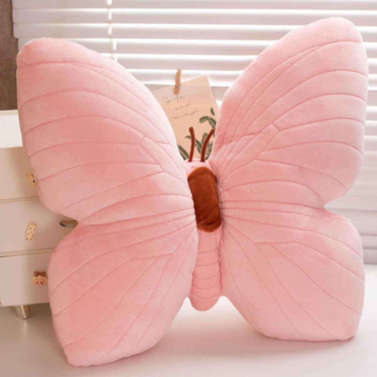 SnelShoppen - Schattig Vlinder Pluche Kussen 45x40cm, Zacht Decoratief Gooi Kussen voor Sofa Bed en Stoelen, Roze, Perfect voor Kinderen en Woonkamer