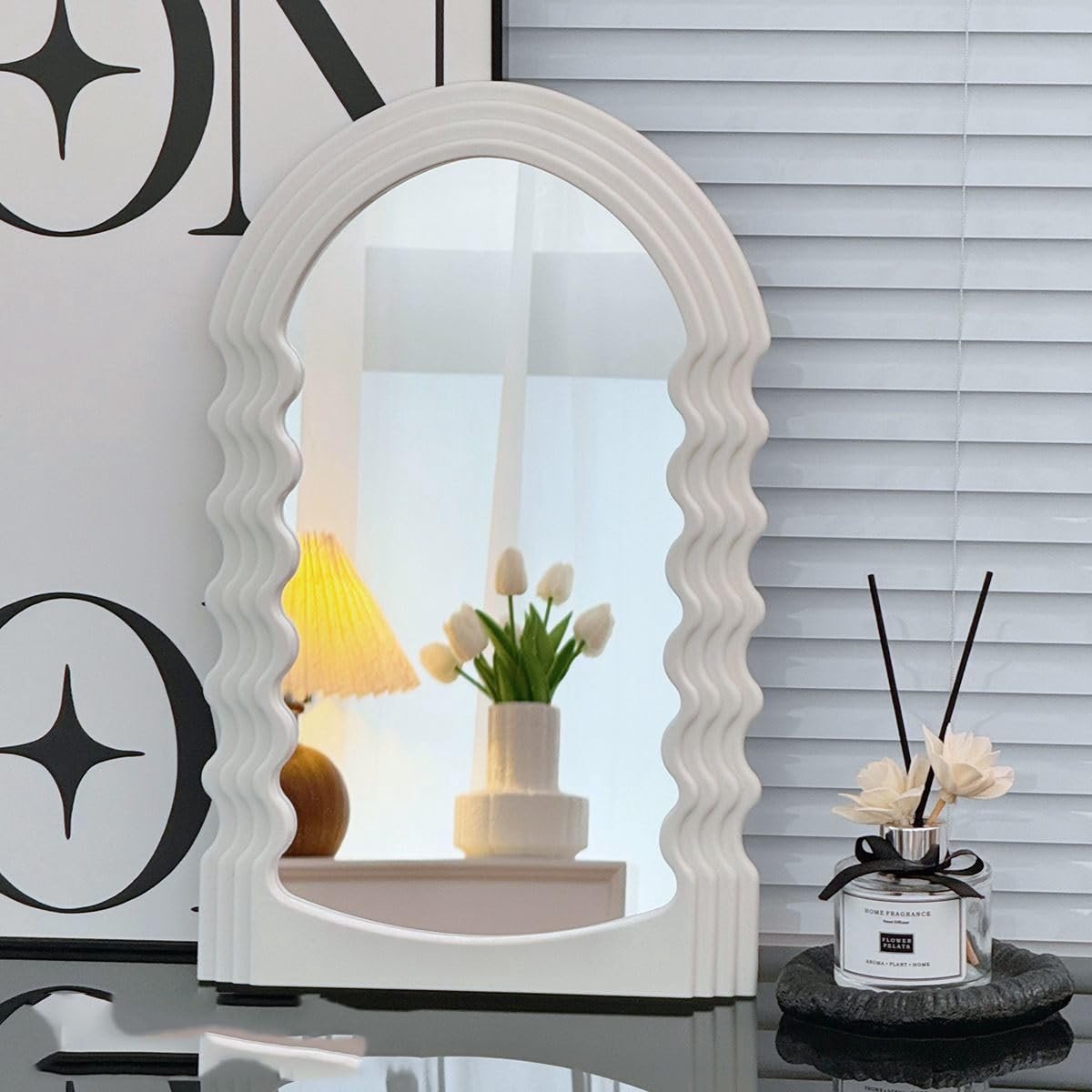 Omgoods - Curved Cosmetic Makeup Mirror voor Wanddecoratie