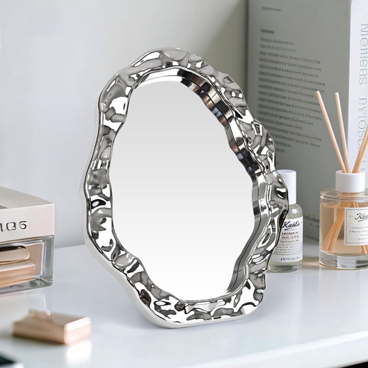Omgoods - Irreguliere Make-up Spiegel met Stand voor Bureau en Wandmontage