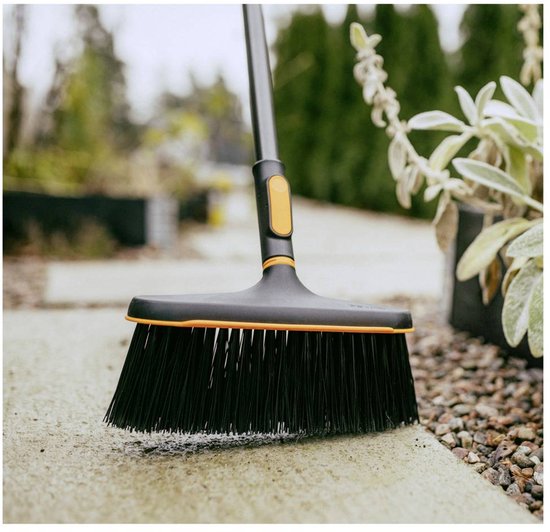 Fiskars - Tuinbezem OneClick tuinbezem b27.2h20.1cm zonder steel or... van Fiskars — afbeelding 2