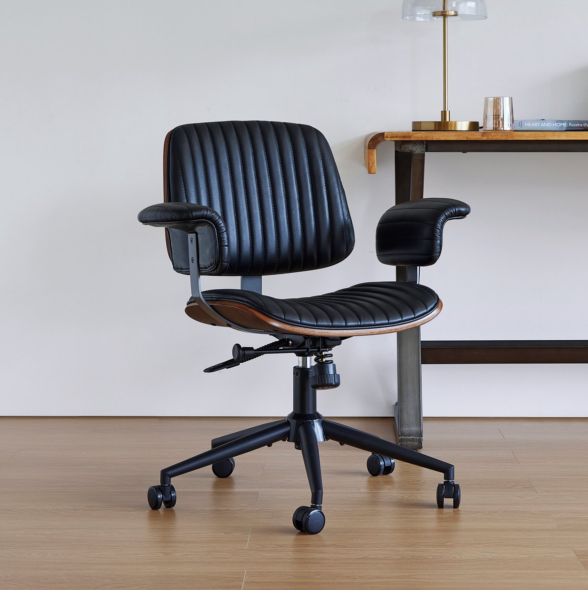 HAUSS SPOLE Bureaustoel - Ergonomisch Design - In Hoogte Verstelbaar En Draaibaar Met Wielen - Voor Thuiswerkplek En Kantoor - Leer Zwart