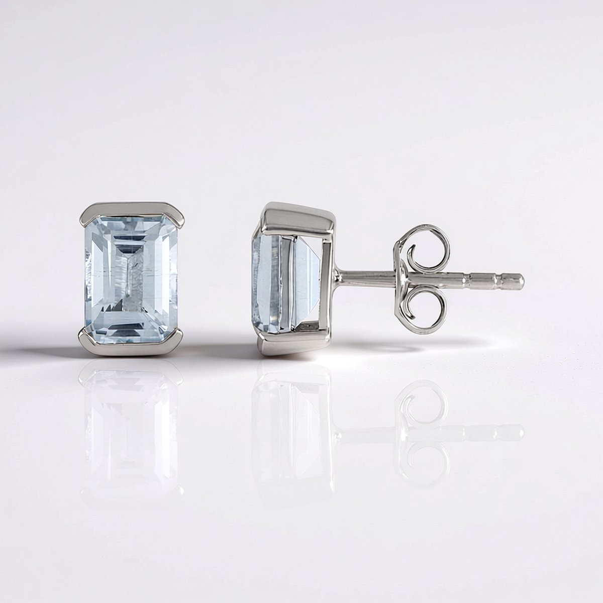 Cavill - 925 Sterling Zilveren Oorbellen - 1,59 ct Braziliaanse Aquamarijn - Achthoekig Trapgeslepen - Elegante Blauwe Oorknopjes